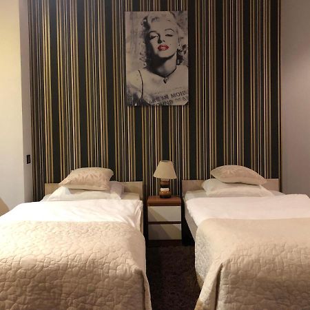 耶莱尼亚古拉Apartament Tipton公寓 外观 照片