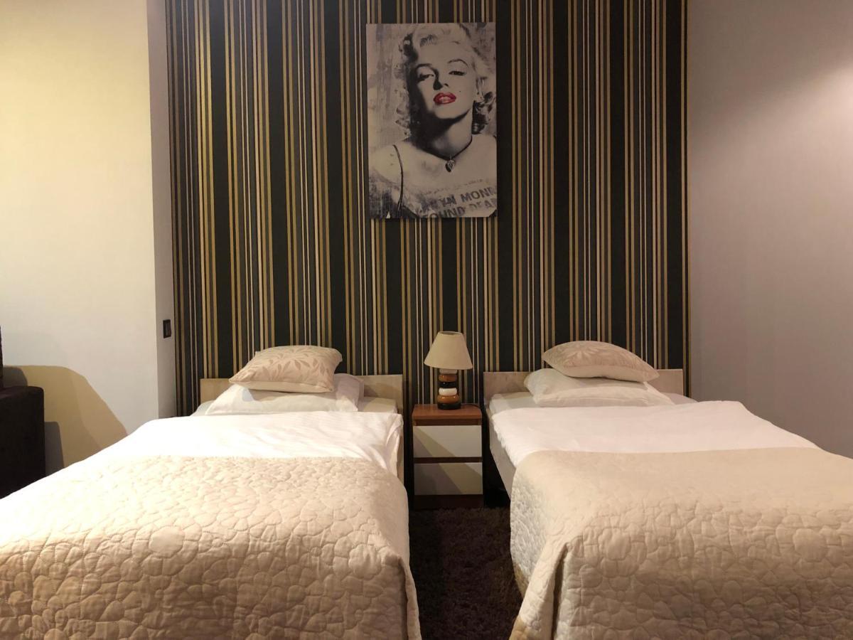 耶莱尼亚古拉Apartament Tipton公寓 外观 照片